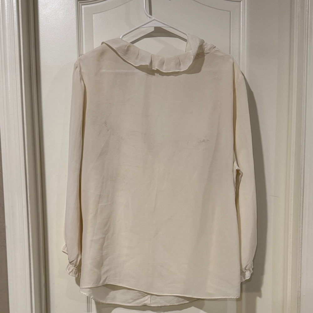 Tahari Ivory Blouse with Delicate Lace - Picture 5 of 6